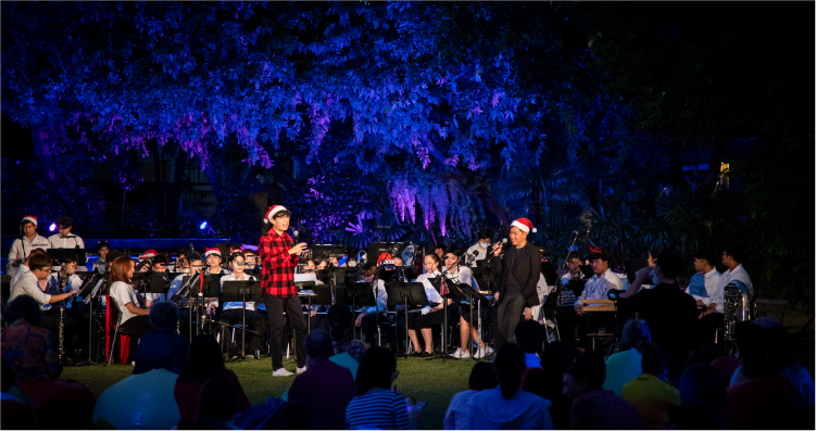 เฉลิมฉลองเทศกาลคริสต์มาสกับ Music in the Park: Christmas at the Museum